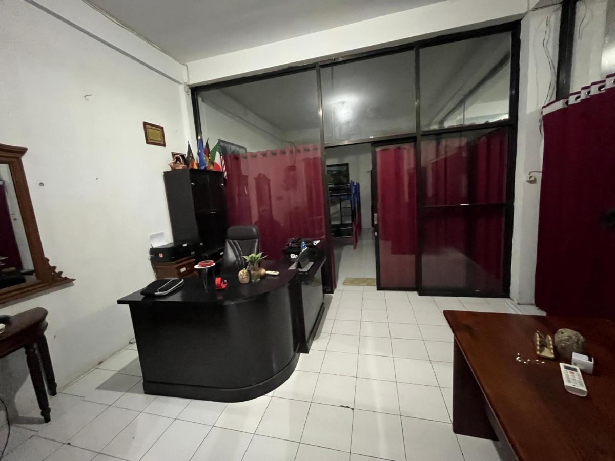 Oseania Hostel Senggigi Bagian luar foto
