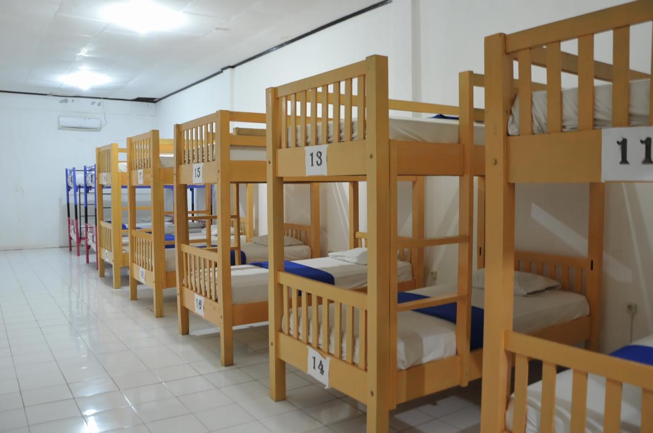 Oseania Hostel Senggigi Bagian luar foto